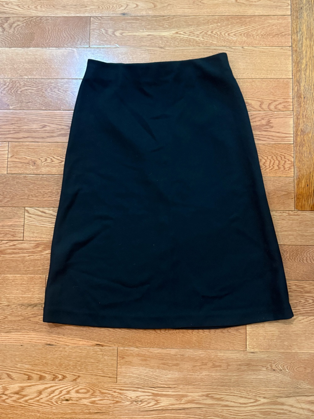 Wilfred Black Pencil Skirt — Sleek Work-to-Evening Style